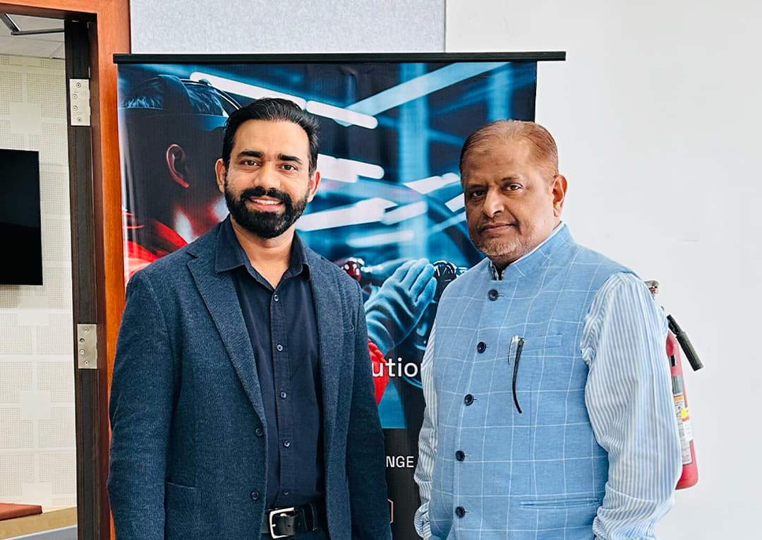 Shabeer Puthukkudi, CEO of Core Cognitics, and Dr. Abdul Salam Mohammed, CEO of Markaz Knowledge City at Smart Shift 2025 Conference